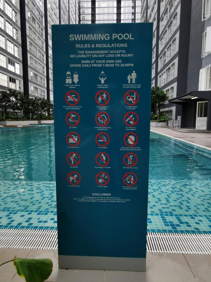 Kajang Industrial House With Olympic Size Swimming Pool Apartment Exterior photo